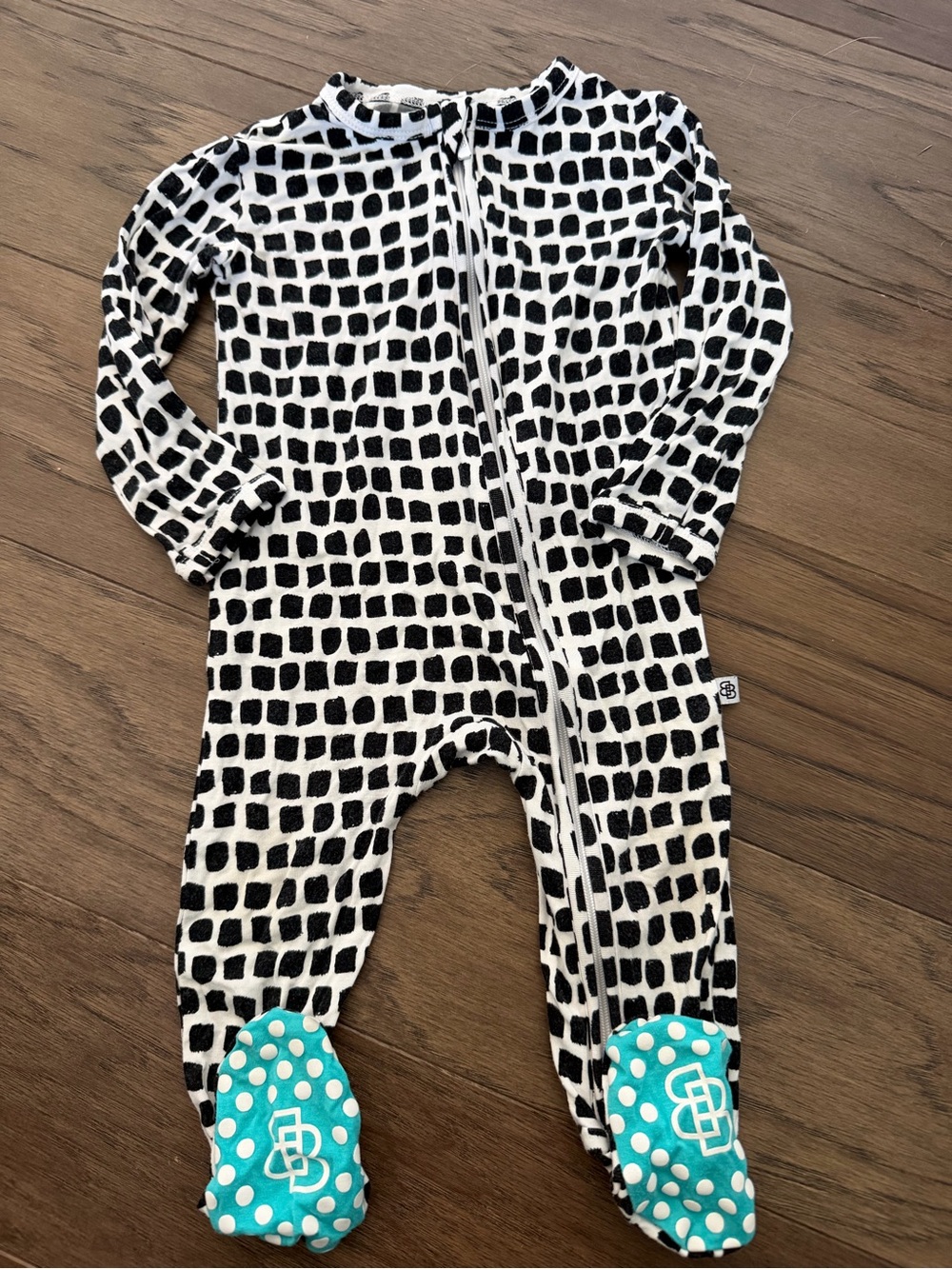 Little bum bums bamboo Black & White Footed Pajamas with Turquoise spotlight